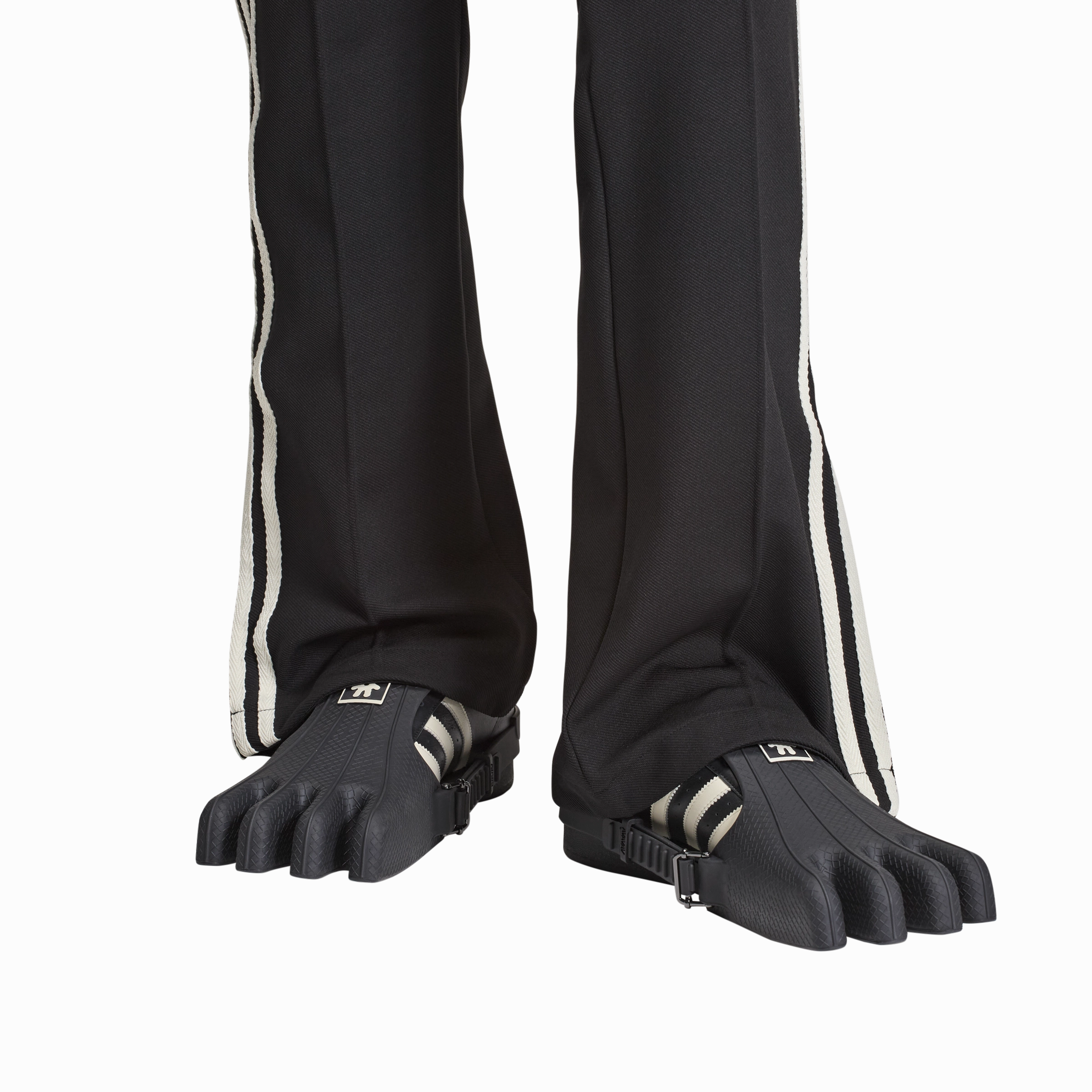   Avavav Superfinger Superstar 'Core Black Cream'