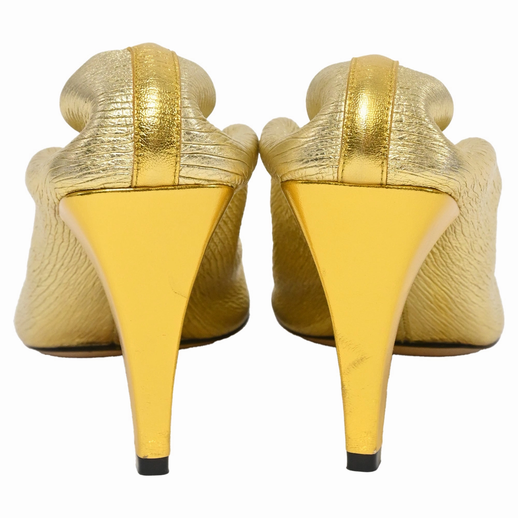 Bottega Veneta Crunch Sharpei Pumps in Gold Leather