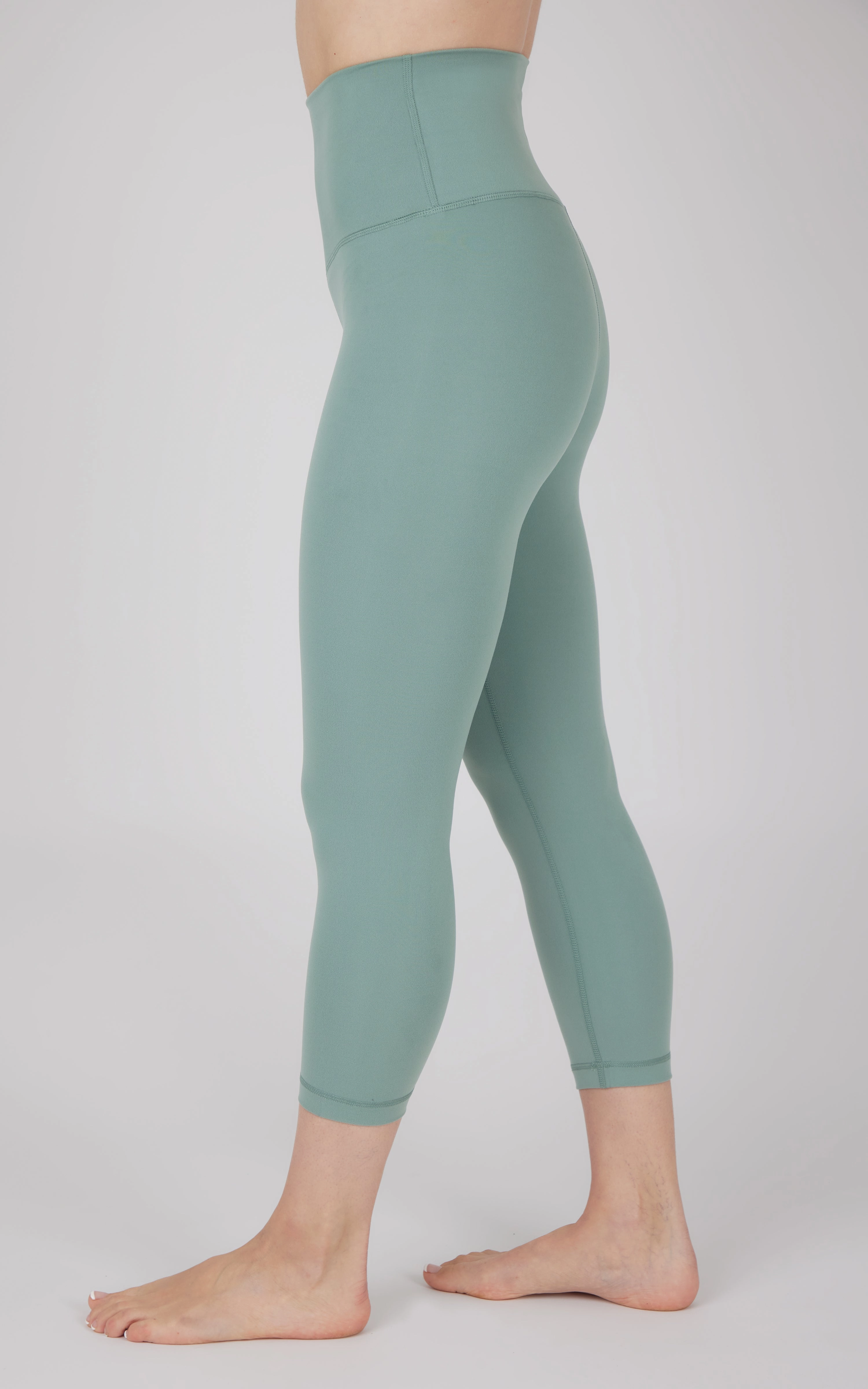 Lux Super High Waist Capri