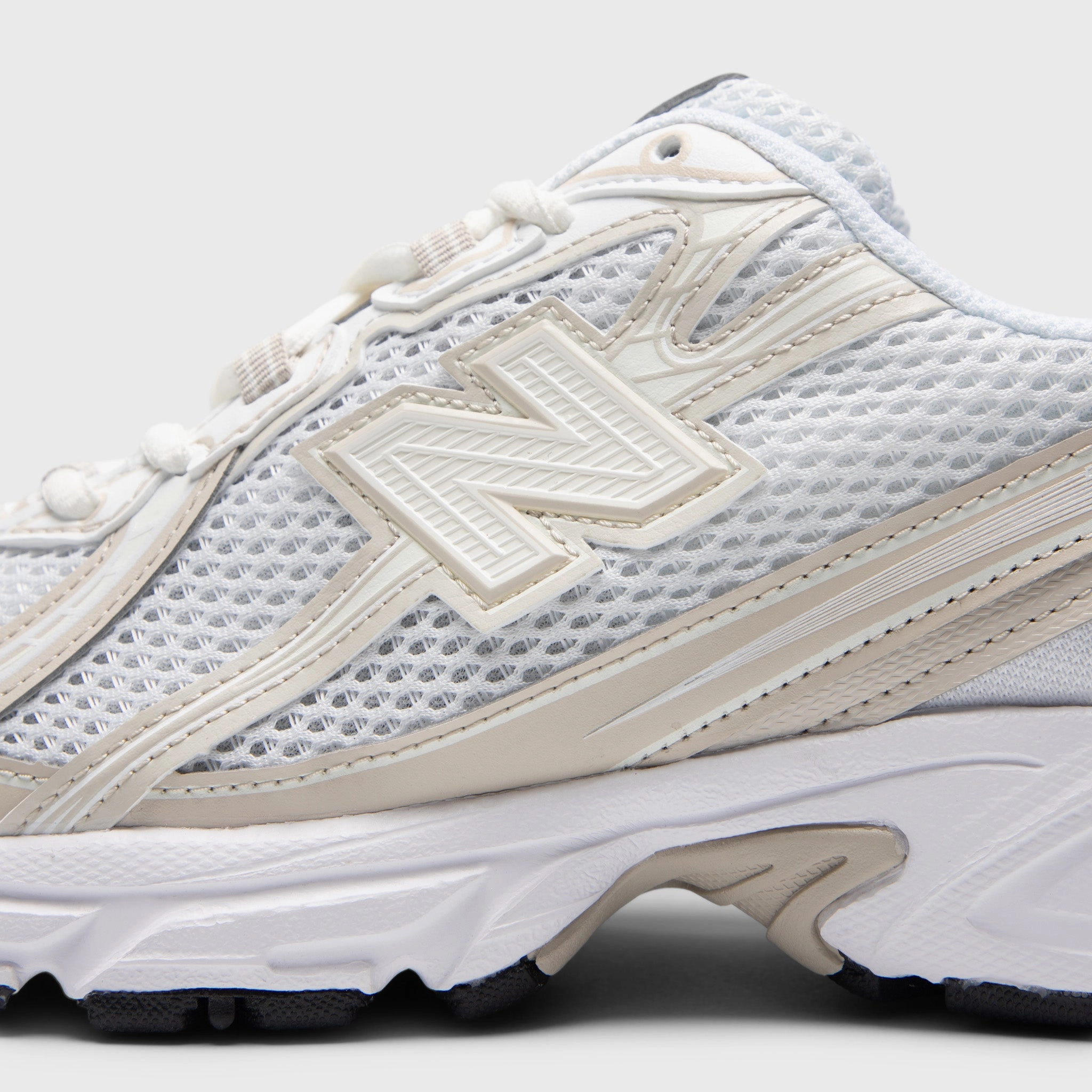 New Balance 740 Sea Salt / Timberwolf